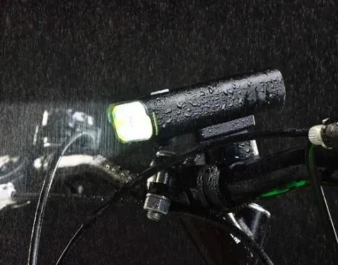 פנס קדמי נטען 800 לומנס