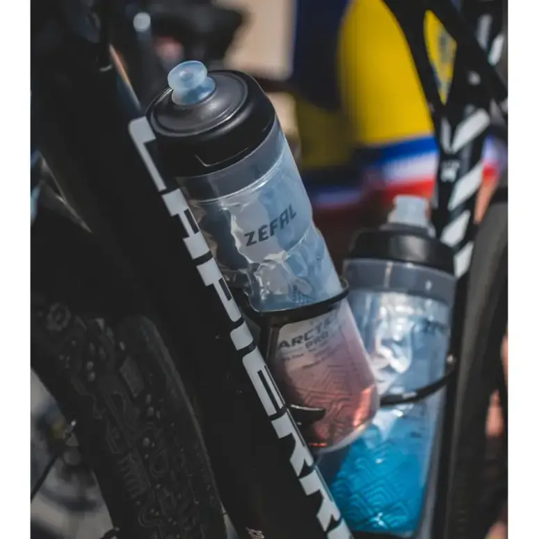 בקבוק מבודד כסף/אדום ZEFAL ARCTICA PRO 750ML