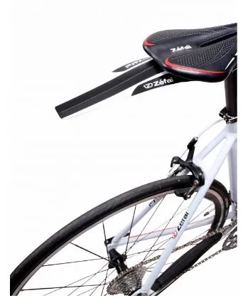 מגן בוץ M לאוכף כחול שחור