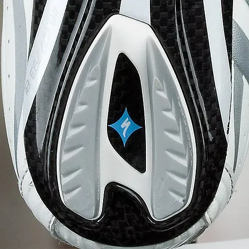 מדרך 42-43.5 אחורי לנעלי כביש כסוף - לבן