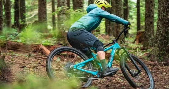 TRAIL מעיל רוח נשים DSTTUR XL