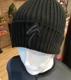 כובע גרב new era cuff beanie slogo