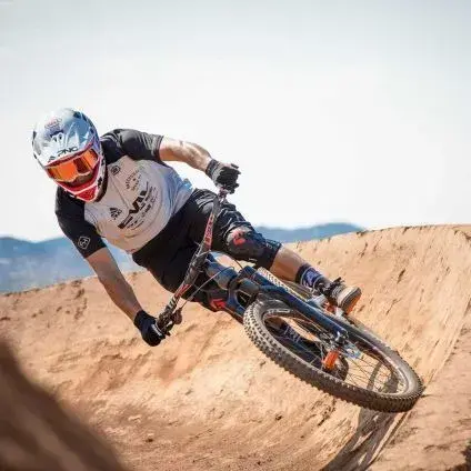 מגן ברך E-Line Knee Guard-Black-Blue-M