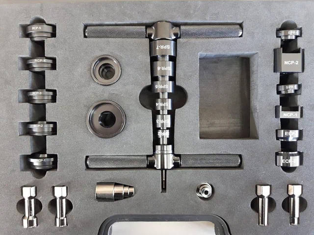 קיט חולץ ומכניס מיסבים ספשלייזדTOL FSR TOOL KIT