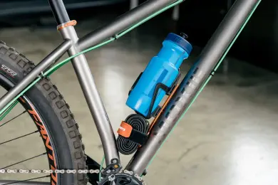 מחזיק בקבוק Bottle cage mount extension strap system