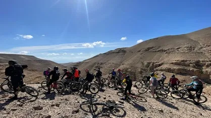 רכיבה מדברית מחשמלת בהובלת בני להט מרץ 2024